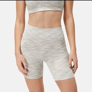 Outdoor Voices Freeform 7” Shorts